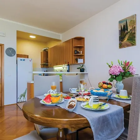 Three-bedroom Bosanka With Sea View 08 Ragusa
